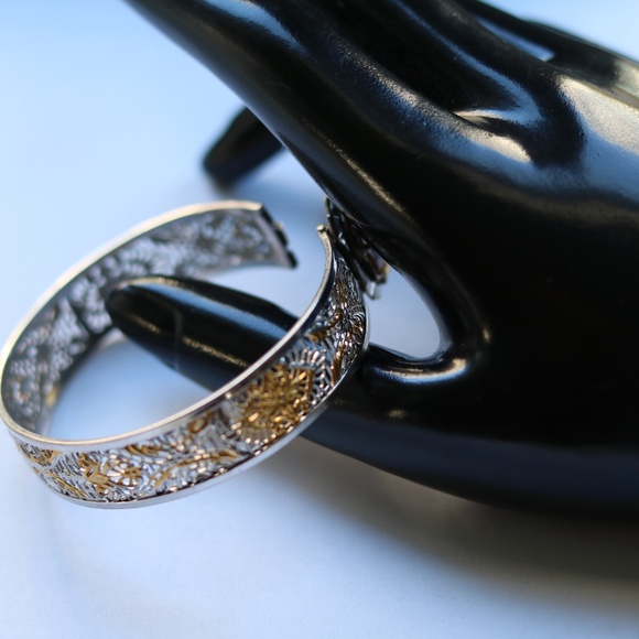 Antique  Filigree Amethyst Gemstone Hinged Bracelet - Picture 3 of 3